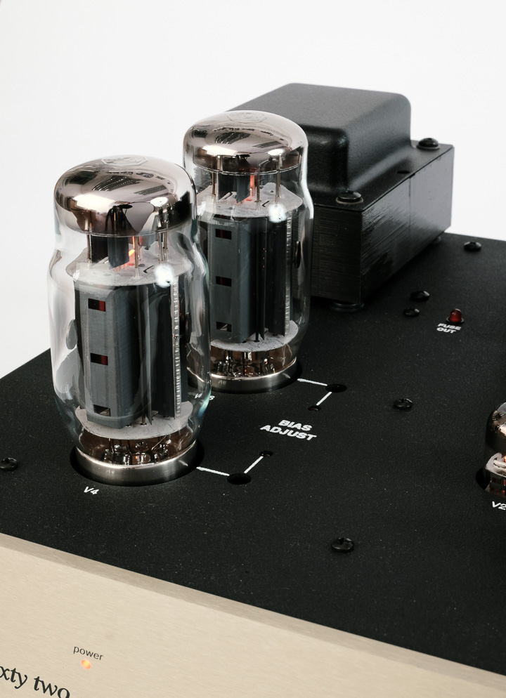 conradjohnson Classic 62SE and Classic 120SE power amplifiers hifi+